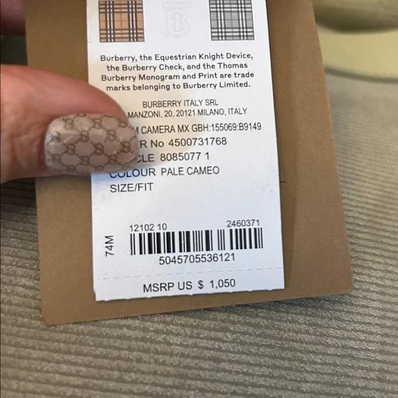 Battle of the Burberry - Picture 8 of 8